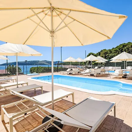 Medena-4 By Interhome Τρογκίρ